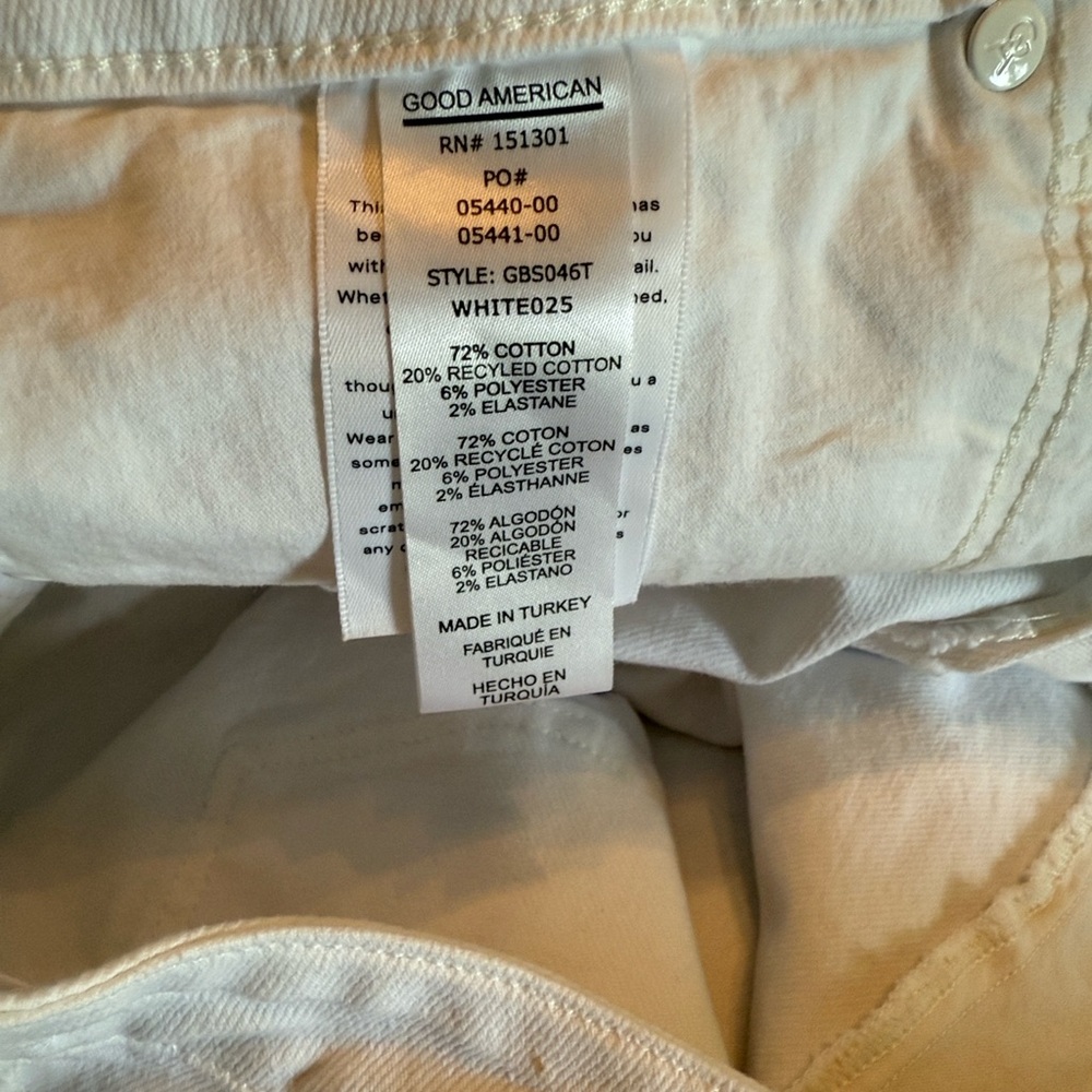 Good American Bombshell Shorts - Picture 4 of 8